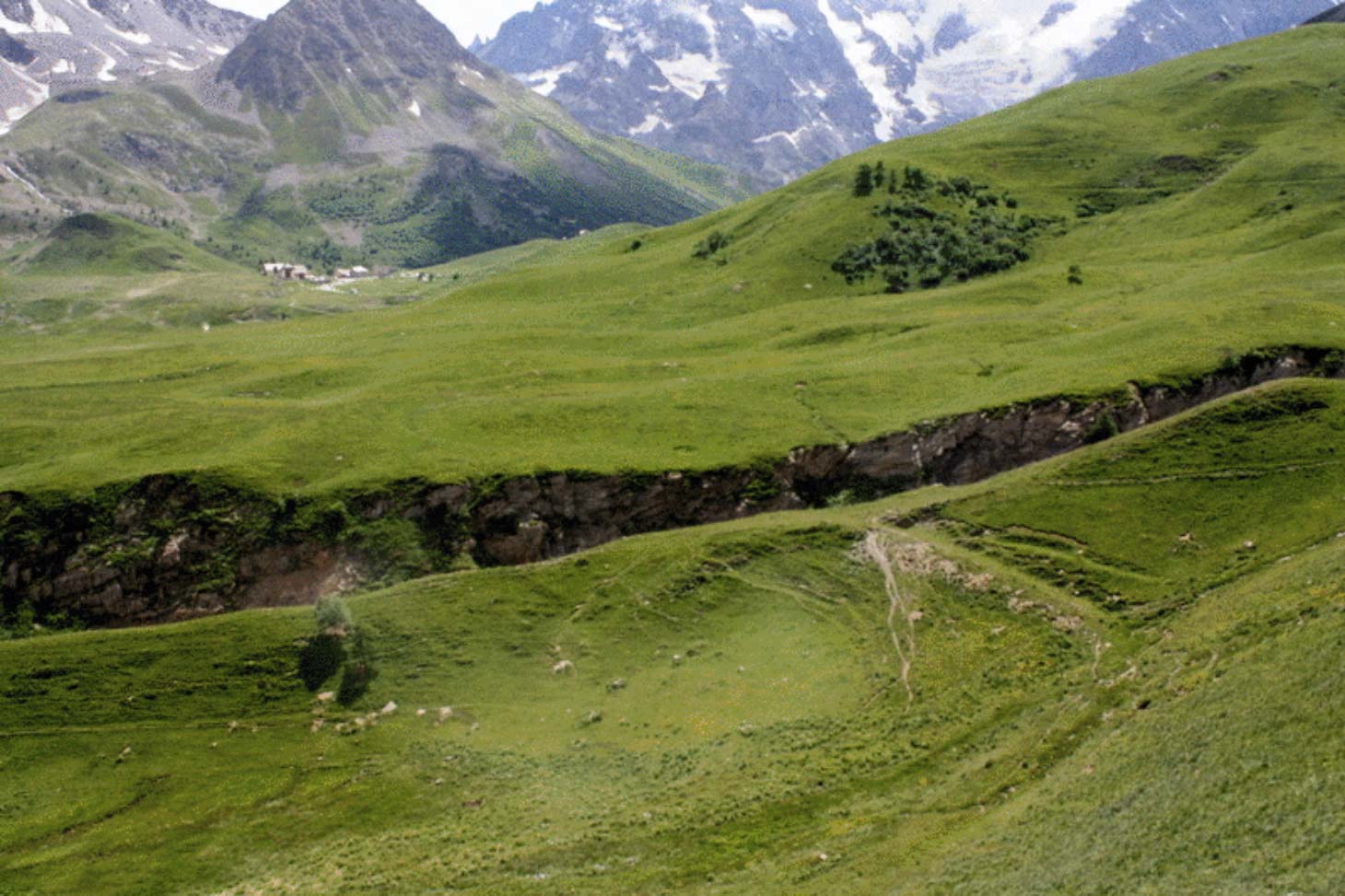 Le bassin versant de Roche-Noire depuis les Charmasses